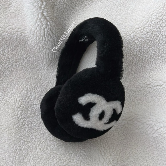 Auth BN Chanel Black White CC Logo Shearling Earmuffs - Picture 1 of 12